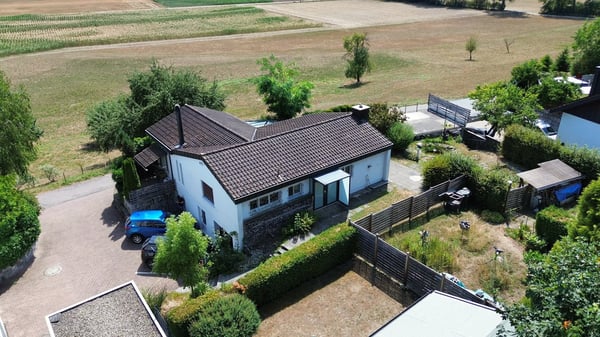 Gepflegtes 5½-Zimmer-Einfamilienhaus im Bungalowstil mit traumhafter Aussicht 3