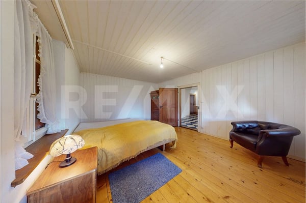 2-Zimmer Wohn- und Oekonomiegebäude mit Ausbaupotenzial 8