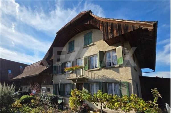 2-Zimmer Wohn- und Oekonomiegebäude mit Ausbaupotenzial 2