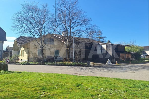 Renovierungsbedürftiges Schmuckstück in Top-Lage: Gestalten Sie Ihr Traumhaus 1