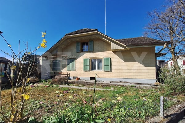 Renovierungsbedürftiges Schmuckstück in Top-Lage: Gestalten Sie Ihr Traumhaus 3