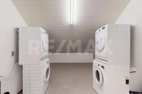 Moderne : 3.5Zimmer-Dachwohnung mit Weitsicht in Golaten (Kallnach) 11