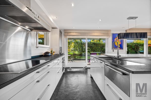 Magnifique duplex de 2.5 pièces avec terrasse et jardin privatif à Pully 3