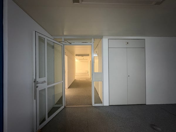 Büroräume - klimatisiert - mit Doppelböden - preiswert 8