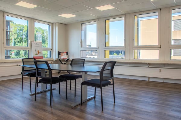 Modern ausgebaute und lichtdurchflutete Büroräume mit Cafeteria 6