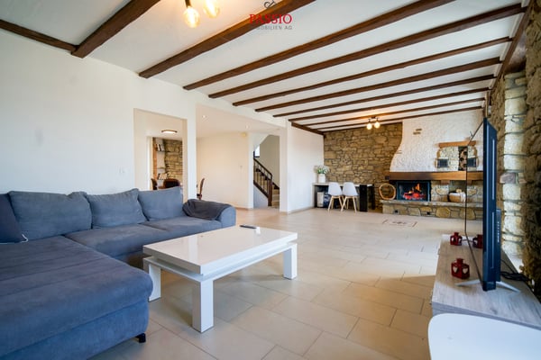 Immeuble unique de 3 appartements avec vue de rêve 1