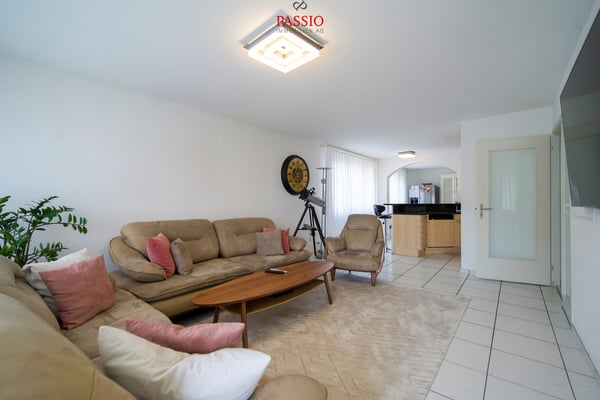 Grosszügige 1.5-Zimmer-Wohnung mit Weitblick und zwei Balkonen 1