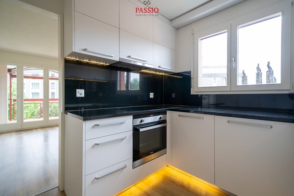 Helle 1.5-Zimmer-Wohnung mit Balkon an ruhiger Lage nahe Zürich 6