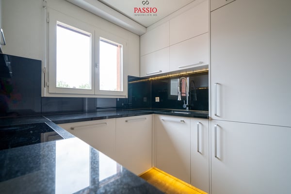 Helle 1.5-Zimmer-Wohnung mit Balkon an ruhiger Lage nahe Zürich 5