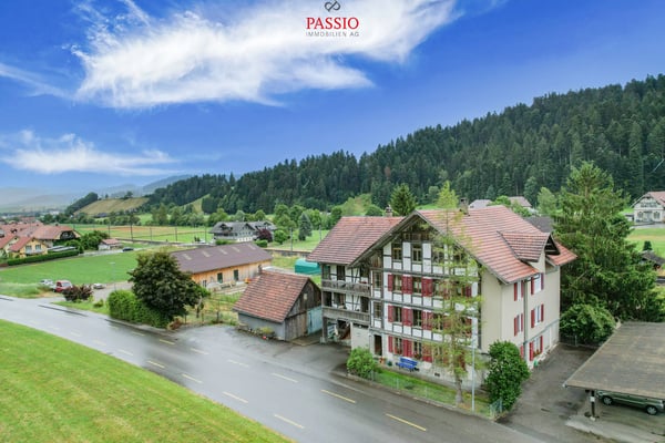 Rentables Mehrfamilienhaus mit 4 Pferdeboxen und Entwicklungspotenzial 3