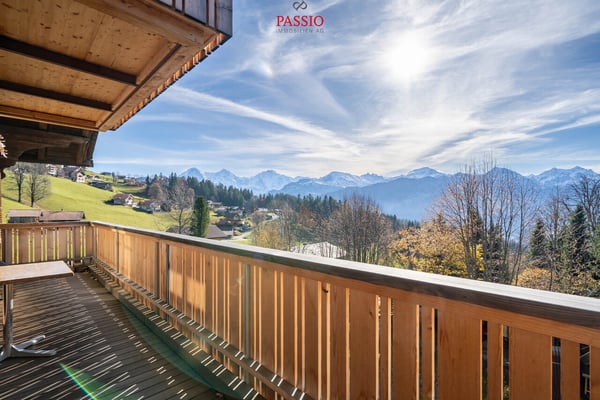 Grosszügige 1.5-Zimmer Ferienwohnung mit 2 Balkonen und Panoramasicht 1