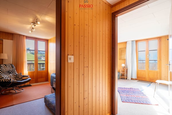 Grosszügige 1.5-Zimmer Ferienwohnung mit 2 Balkonen und Panoramasicht 13