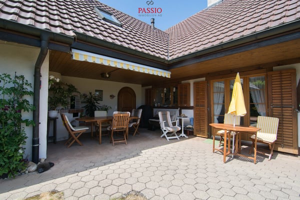 Grosses 2.5-Zimmer Haus mit Alpensicht und Gartenidylle 3