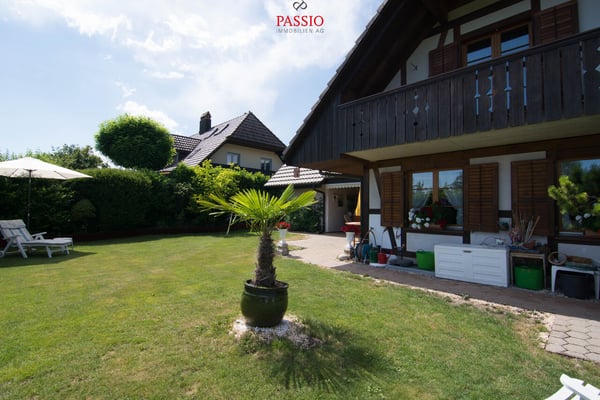 Grosses 2.5-Zimmer Haus mit Alpensicht und Gartenidylle 8