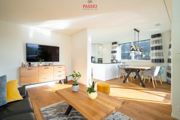 Moderne 1.5-Zimmer-Attikawohnung mit grosser Terrasse & Weitsicht 1