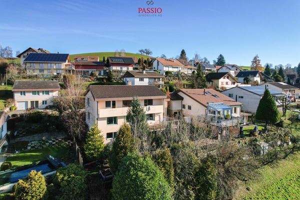 10.5-Zimmer-Einfamilienhaus - Ruhe, Natur & unverbaubare Weitsicht 2