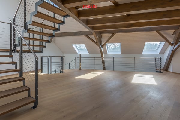 Exklusives Wohnen auf 3 Ebenen: Luxuriöse 7-Zimmer Wohnung an Top Lage 2