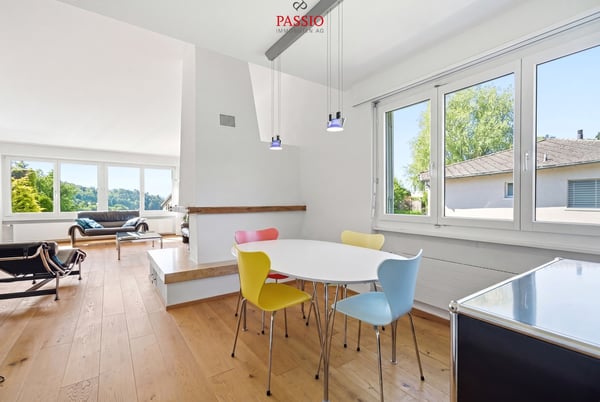 Gefplegtes 4.5-Zimmer Einfamilienhaus mit Pool und Alpenblick 7