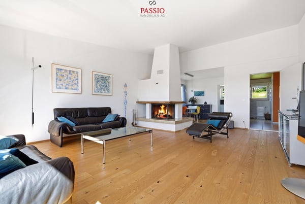 Gefplegtes 4.5-Zimmer Einfamilienhaus mit Pool und Alpenblick 4