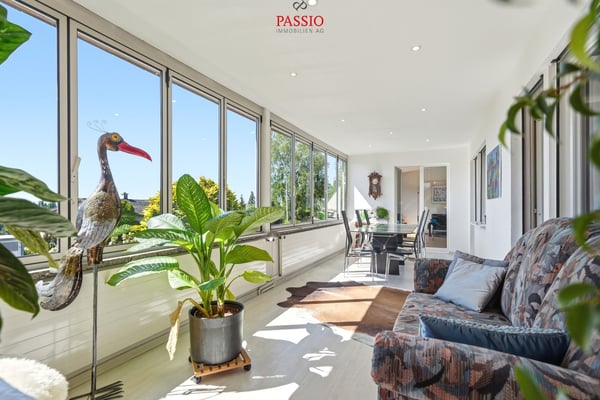 Gefplegtes 4.5-Zimmer Einfamilienhaus mit Pool und Alpenblick 13