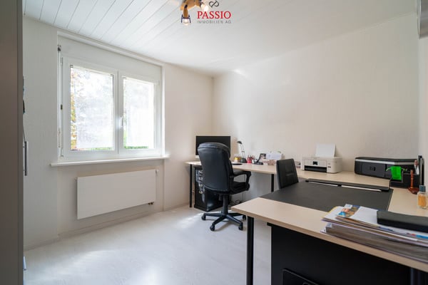 Gepflegtes 8.5-Zimmer Einfamilienhaus mit Pool und grossem Garten 13
