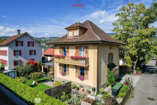 Vielseitiges Mehrfamilienhaus mit Potenzial in Biel/Bienne 1