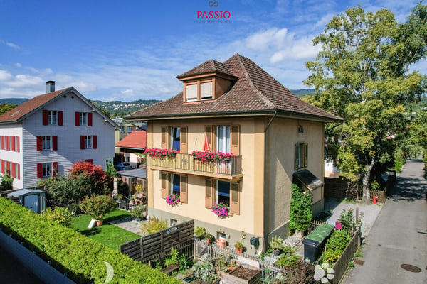 Vielseitiges Mehrfamilienhaus mit Potenzial in Biel/Bienne 1