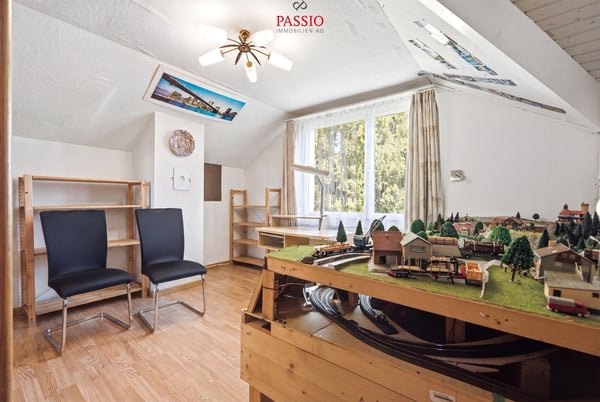 Charmantes 4-Zimmer Doppeleinfamilienhaus mit Garten und Potenzial 11