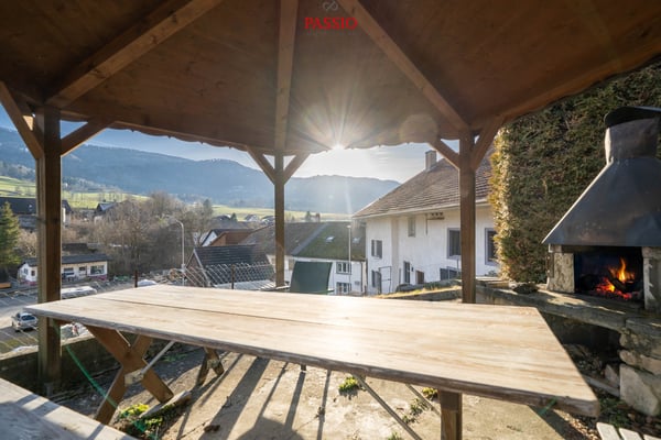 Grosses 8-Zimmer-Bauernhaus mit Gartenidylle und viel Potenzial 2