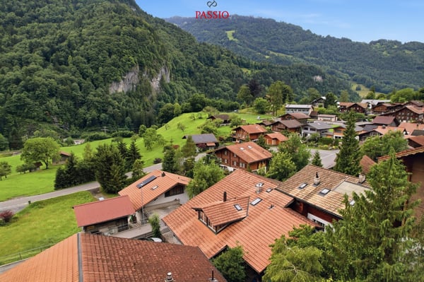 Charmantes 4-Zimmer-Doppeleinfamilienhaus mit Blick auf die Jungfrau 2