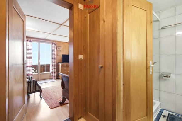 Exklusives 5-Zimmer-Ferienchalet mit Einliegerwohnung und Panorama 12