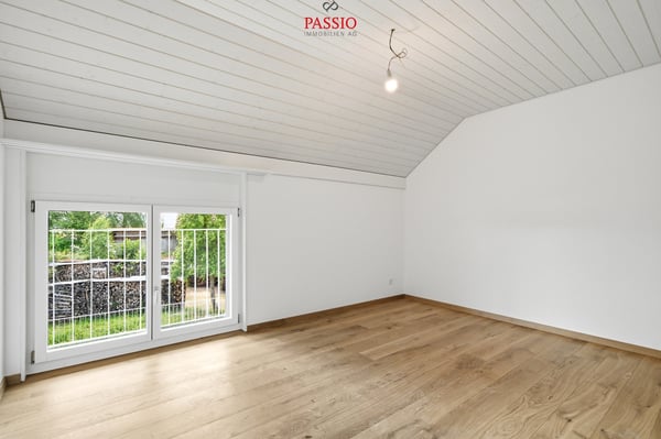 Exklusives 6.5-Zimmer-Doppeleinfamilienhaus mit grosszügigem Garten 11