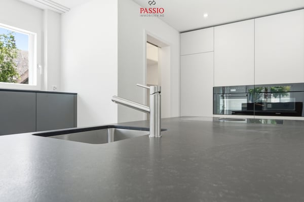Exklusives 6.5-Zimmer-Doppeleinfamilienhaus mit grosszügigem Garten 11