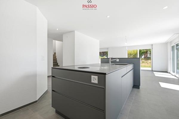 Exklusives 6.5-Zimmer-Doppeleinfamilienhaus mit grosszügigem Garten 8