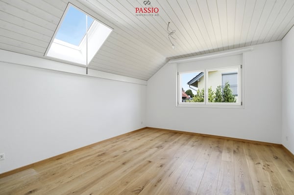 Exklusives 6.5-Zimmer-Doppeleinfamilienhaus mit grosszügigem Garten 7