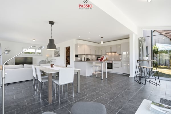 Maison familiale moderne de 5,5 pièces avec jardin de rêve 4