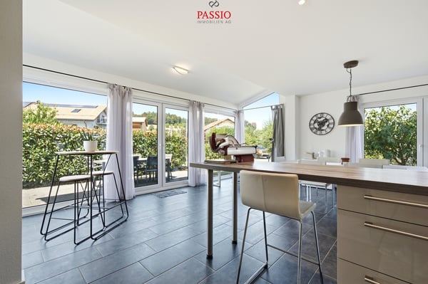 Maison familiale moderne de 5,5 pièces avec jardin de rêve 12
