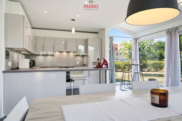 Maison familiale moderne de 5,5 pièces avec jardin de rêve 9