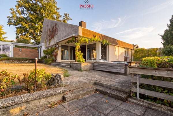 Sanieren oder neu bauen - Liegenschaft und 1'532 m² Grundstück 1