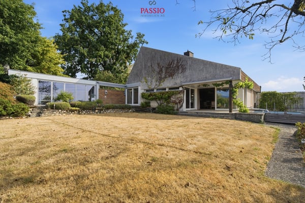 Sanieren oder neu bauen - Liegenschaft und 1'532 m² Grundstück 11