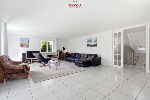 9-Zimmer-Villa mit Turm und traumhaftem Garten mit Pool 7