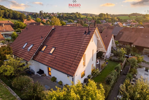 Familienidylle mit Garten und flexiblem Raumangebot in Leuzigen 2