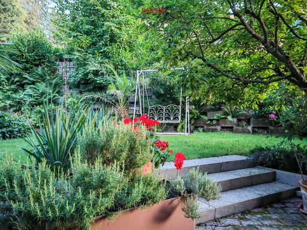 Grosses 10-Zimmer Reiheneckhaus mit Gartenparadies an Top Lage 5