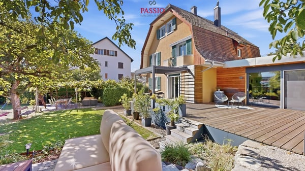 Stilvolles Ein- oder Zweifamilienhaus mit Gartenparadies und Potenzial 1