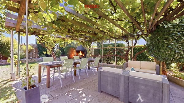 Stilvolles Ein- oder Zweifamilienhaus mit Gartenparadies und Potenzial 2