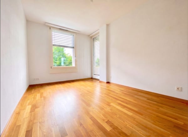 Belle opportunité - 4 ½ de 110m2 avec place de parc! 5