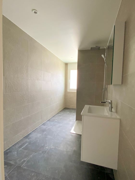 Duplex avec jardin exclusif et 2 places de parc! 12
