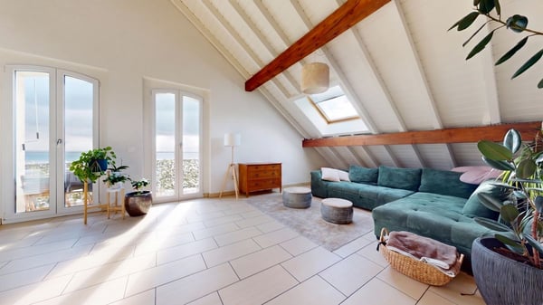 3½ mansardé avec vue 180 sur le lac de Neuchâtel ! 4