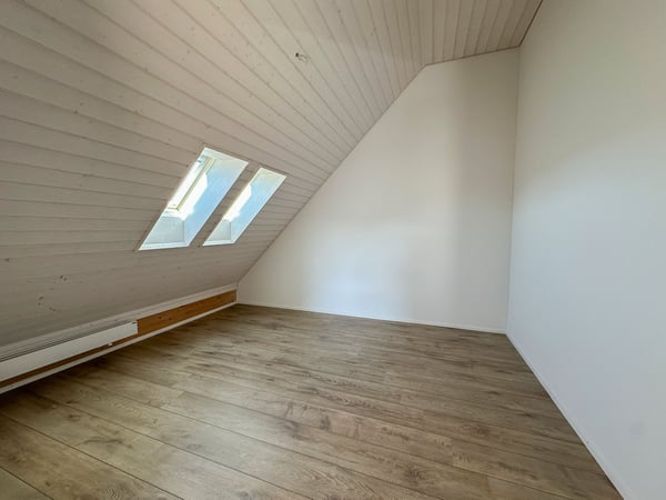 Moderne 1.5-Zimmer-Duplex-Wohnung in ruhiger Lage von Hendschiken 9