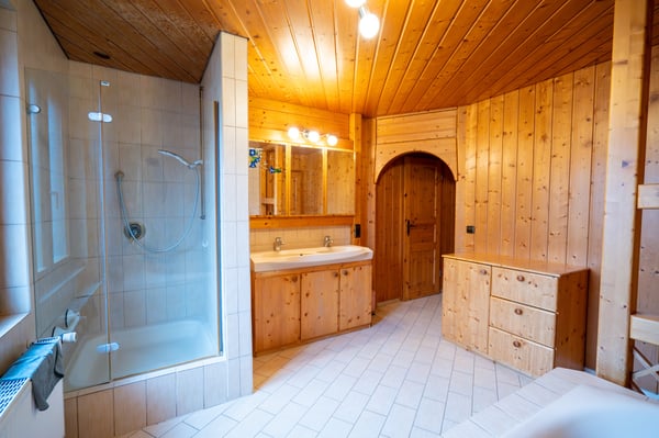 TOP-Rendite mit Wohn- und Gewerbeobjekt: Vielseitig nutzbar für Kapita 12